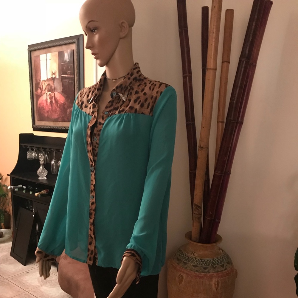Button up blouse - Picture 5 of 6